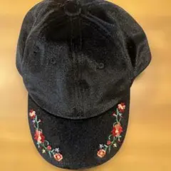 ブラック刺繍キャップ