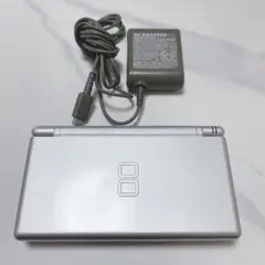 ニンテンドーDS Lite シルバー 本体 ACアダプター付き　ソフトセット付き