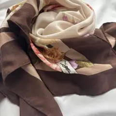 YVES SAINT LAURENT（イヴ・サンローラン）シルクスカーフ