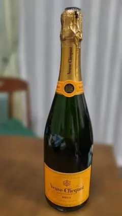Veuve Clicquot Brut シャンパンのサムネイル