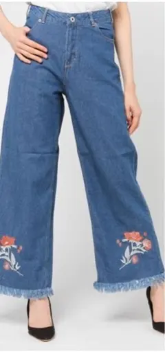 ✨earth music & ecology✨8.0ozデニム刺繍パンツ