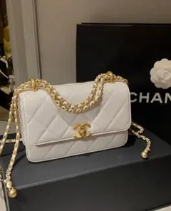 CHANEL ホワイト ショルダーバッグ