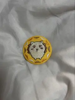 ちいかわ シーサー 刺繍缶バッジ ガチャガチャおまけ付き - メルカリ