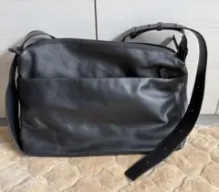 イアパピヨネ ear PAPILLONNER 2WAYレザーショルダーバッグ黒