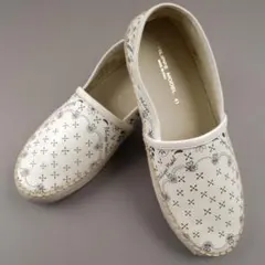 美品 PASCUCCI 花柄 パンチング レザー ローファー イタリア製 - メルカリ