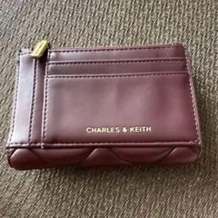 CHARLES & KEITH 二つ折り財布のサムネイル