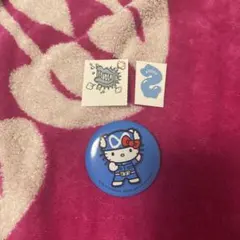 ハローキティ ピンバッジとシールセット
