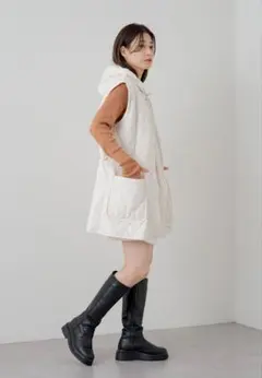 フード付きホワイトキルティングベスト