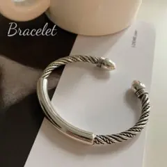 ブレスレット ツイストデザイン バングル シルバー アクセサリー 男女兼用