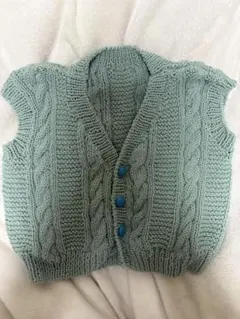 ミントグリーン ケーブル編み ベスト　ベビーサイズ
