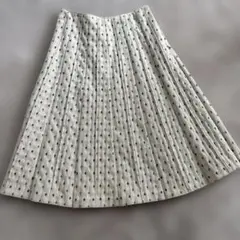 ホコモモラdeシビラ 秋冬スカート 刺繍模様のサムネイル