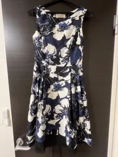 AIMER パーティードレス 花柄 ノースリーブのサムネイル