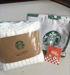 スタバ　福袋2024 ブランケット・ピクニックマット・ピンバッチ