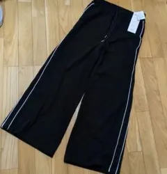 2ラインワイドパンツ黒ブラックにこるん藤田ニコル　トゥーコロンtwocolon