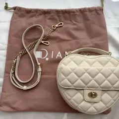 ダイアナ 大胆にフリルをあしらった♪主役級ミニトートBAG ホワイト