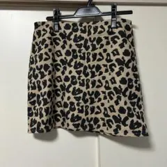 ヒョウ柄ミニスカート