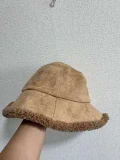 ベージュ ボア付き バケットハット