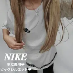NIKE❤︎美品 デザインがかわいすぎる❤︎男女兼用半袖オーバーサイズ