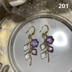 14kgf アメジストフラワーとダイヤ型のピアス