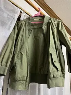 オリーブグリーン ボンバージャケット