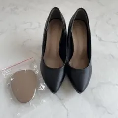 ブラック パンプス　22.0cm 合皮　ポインテッド　アーモンド　ハイヒール