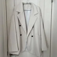ホワイト ダブルブレスト テーラードジャケット