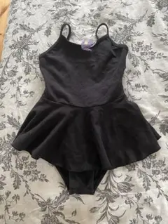 黒いフレアスカート付きバレエレオタード