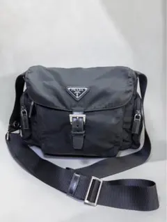 PRADA ショルダーバッグ ブラック ナイロン サイドポケット 軽量 肩掛けのサムネイル
