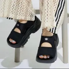 新品　adidas ブラック スポーツサンダル厚底（オズガイアサンダル）