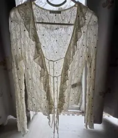 ZARAホワイト フリル カーディガン春夏服