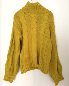 URBAN RESEARCH ケーブル編みハイネックニット