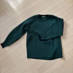グリーン ニットセーター