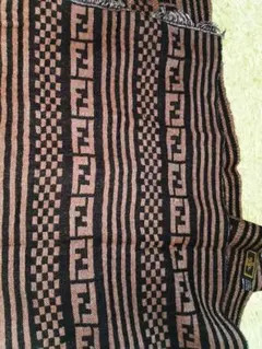 FENDI マフラー　茶色　秋冬　チェック　フェンディ　ストール