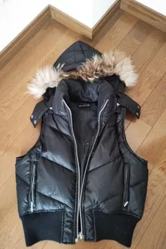 送料込み ブラック ダウンベスト Mサイズ フード付き