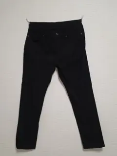 ブラックスキニーパンツ
