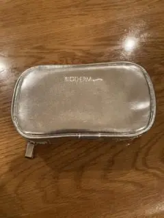 新品未使用biothemビオテルム　メークポーチとチークブラシのセット　シルバー