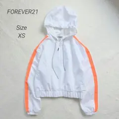 フォーエバー21 ハーフジップ フーデッドジャケット クロップド丈 サイドラインのサムネイル