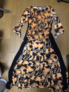 社交ダンス衣装 オレンジと黒の花柄