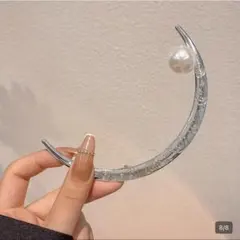 シルバームーン　パール付きヘアアクセサリー