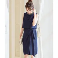 襟ビジュー付きスタンドネック　レースレイヤード風ドレス