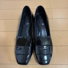 ブラックエナメルローファー