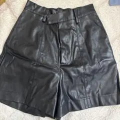 レザーショートパンツ 黒