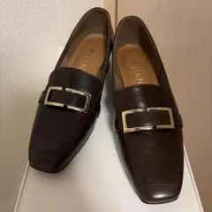 [美品] DIANA ブラウン ローファー ゴールドバックル　　23㎝のサムネイル