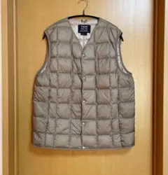 TAION 【試着のみですがほつれあり】Vネックボタンインナーダウンベスト