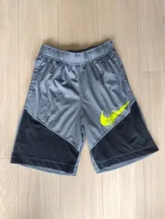 Nike Dri-FIT ハーフパンツ グレー 140〜150