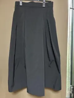 レリアン製 黒のフレアスカート