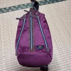 Alpha Industries（アルファ インダストリーズ）ボディバッグ