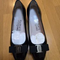 未使用✨フェラガモ ヴァラリボン パンプス 黒 7D　24cm