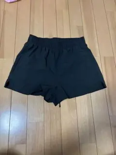 GU 黒 ショートパンツ レディース　Sサイズ