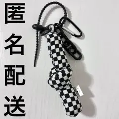 じゃらじゃらキーホルダー バッグチャーム 黒 白 ブラック ホワイト カラビナ